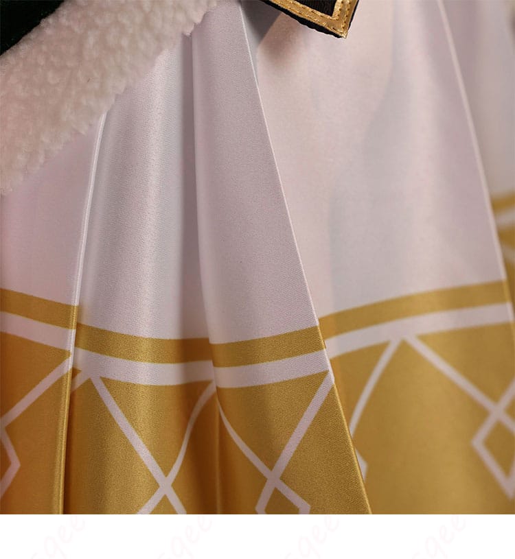 ラム クリスマス衣装のスカート装飾詳細。ふわりと広がる裾と白ファーで可愛らしいシルエットを強調