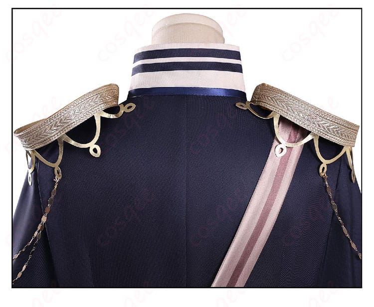 蓮見レイア 衣装の背面装飾アップ。チェーンと背面パーツの再現度を示す