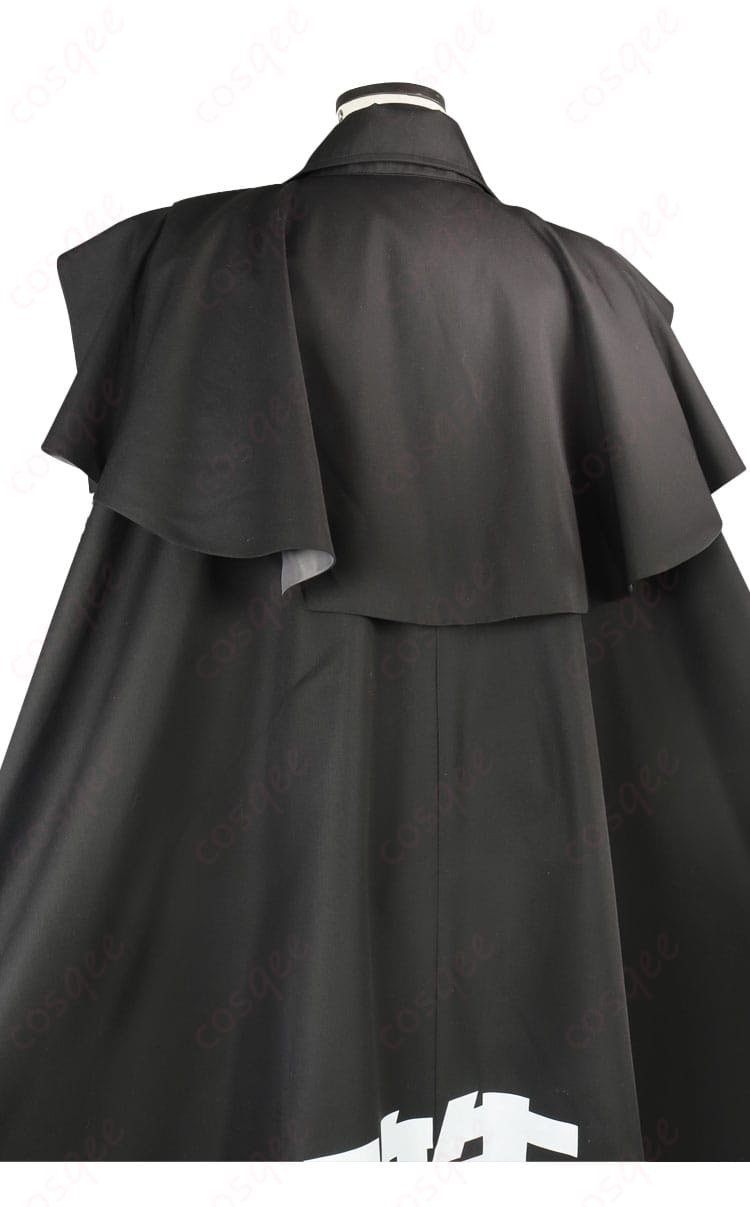 澄野拓海 マント コスプレ衣装の背面装飾ディテール。HUNDRED LINEの世界観を示す意匠や縁取りを拡大で確認。