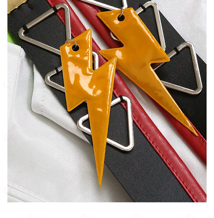 Switch衣装の腰飾りクローズアップ｜ユニットらしい配色と装飾感