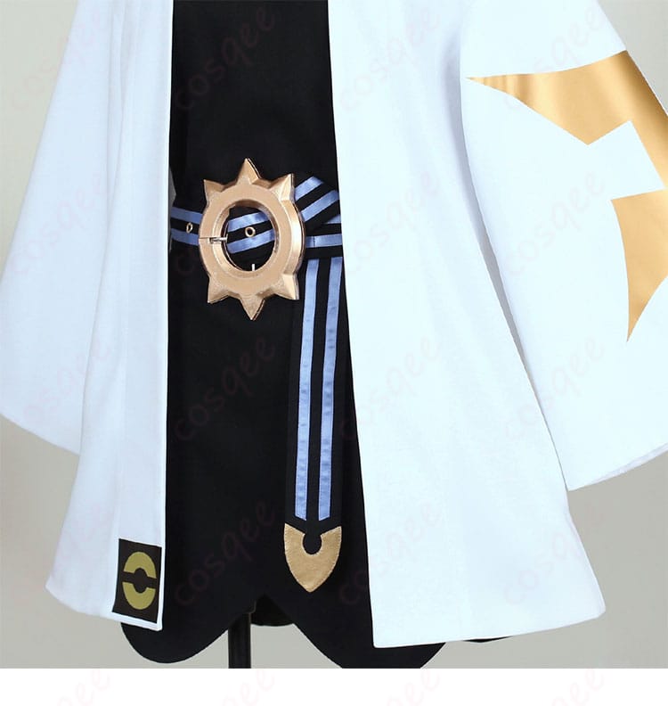 前合わせ（前立て）部分の装飾ディテール。留め具とステッチ位置を示す近接画像