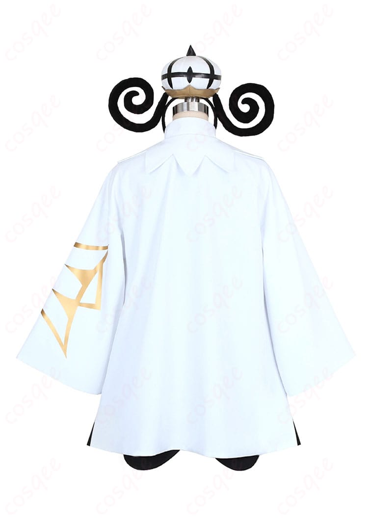 ムク衣装の背面全体図。コートの背面カッティングとワンピース裾の落ち感がわかる画像