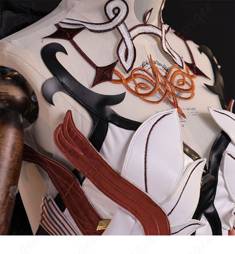 上衣サイドの装飾ラインと切替ディテール