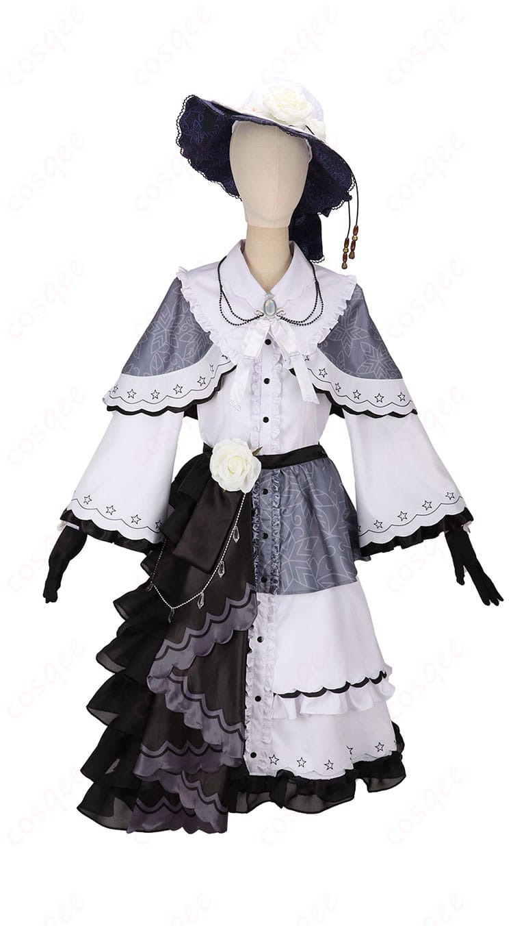 月代ユキ コスプレ衣装の正面全身カット。ダークトーンときれいなシルエットが分かる構図