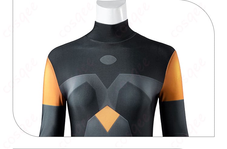 インナーボディスーツの前身頃ディテールと生地感