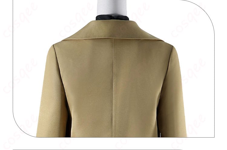 コート背面ヨークとセンターベント付近の縫製ディテール