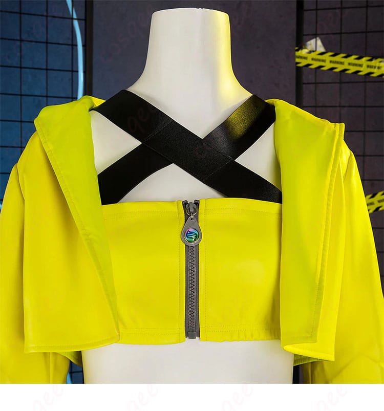 ネックラインとフロント装飾のアップ（配色と切替の見せ方）