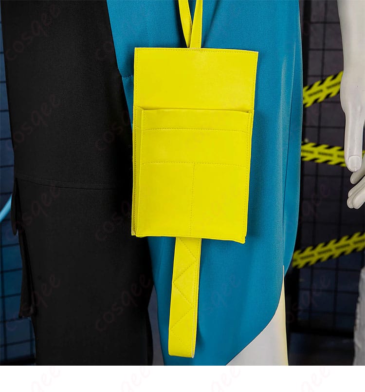 腰掛けポーチのディテール（取り付け位置と容量感）