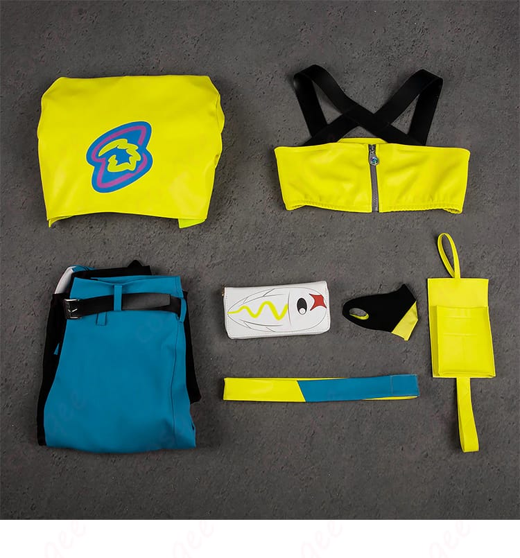 セット内容一式の平置き画像（トップス・パーカー・ズボン・ベルト・ポーチ・マスク）