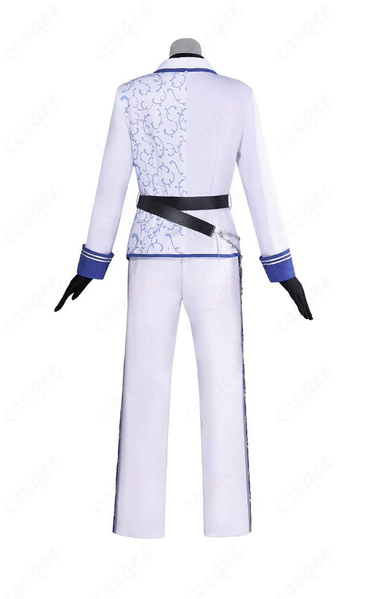 東雲彰人 ノーブル・パラディン衣装の背面装飾クローズアップ。マント留めと装飾の配置