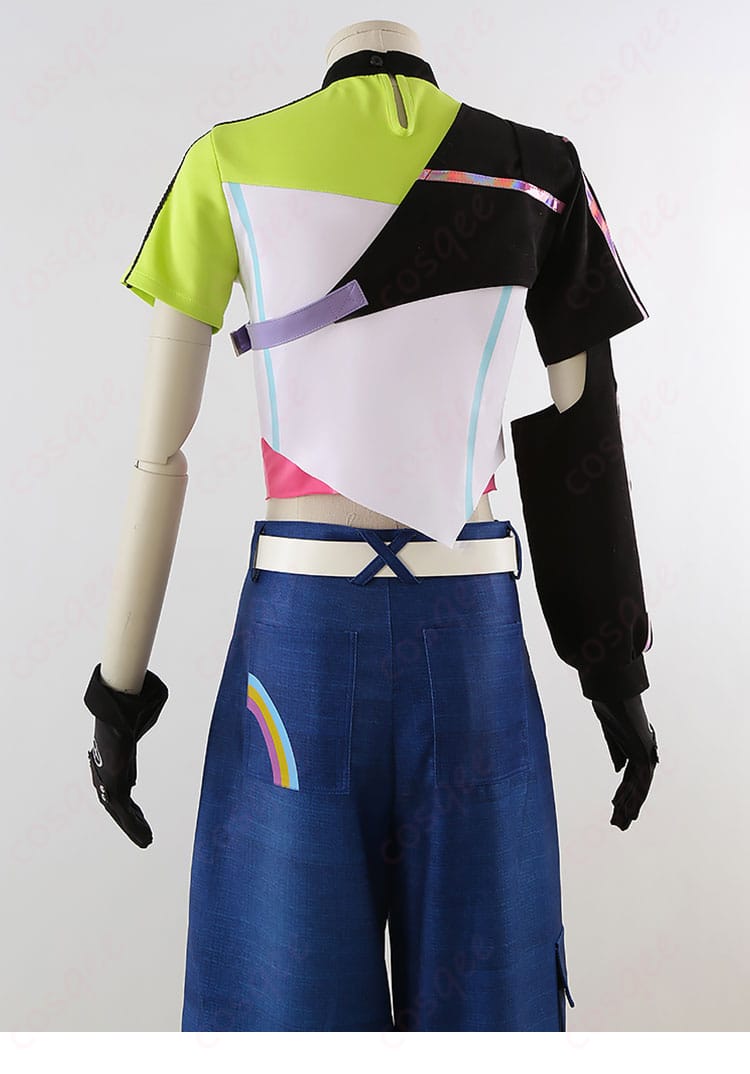 背面装飾のクローズアップ（バックベルトと配色切替）