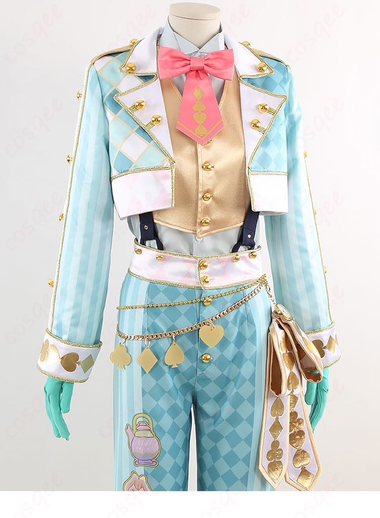 胸元スカーフと前面装飾のディテールが分かるクローズアップ