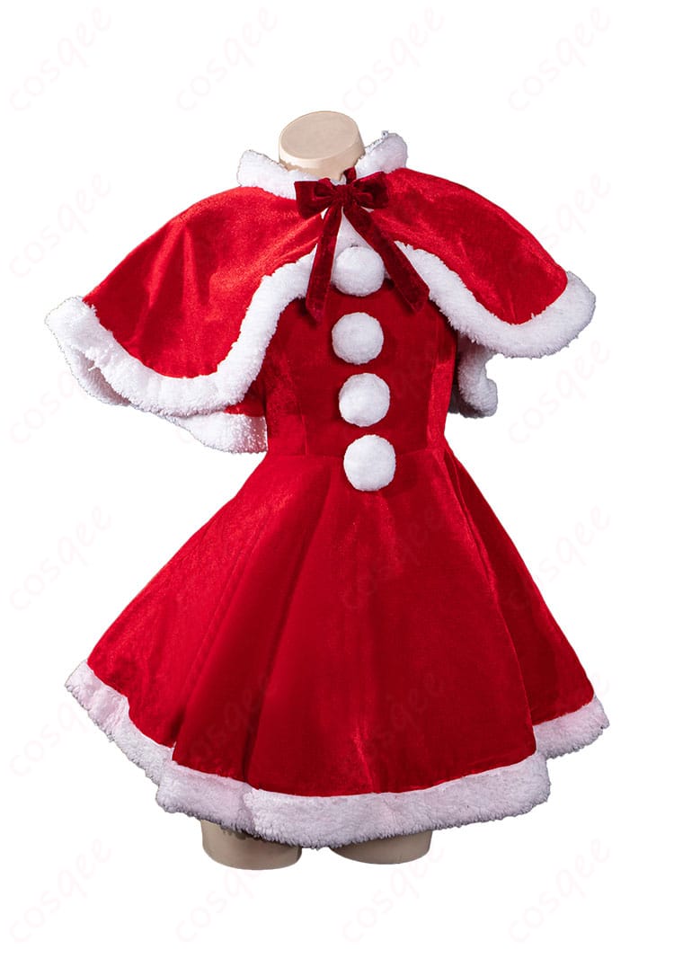 小鳥遊六花 クリスマスコスプレ衣装の正面全体図。ワンピースとマントのシルエットが分かる画像。