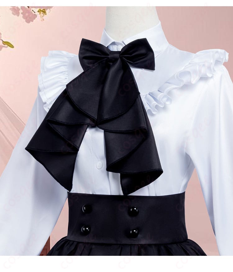 黒リボン（黒色のボウタイ）装飾のアップ。結び目と質感が分かるディテール