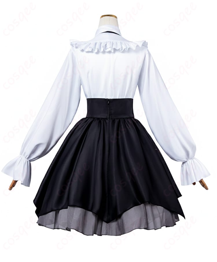 ヴラディレーナ・ミリーゼ学園制服風コスプレの背面ディテールと丈感