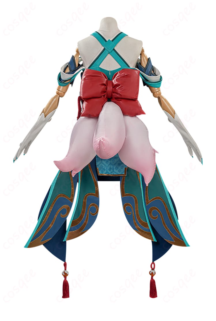 キリコ 稲荷の神コスプレ衣装の背面。大きな赤い蝶結びと腰飾りの位置関係を確認