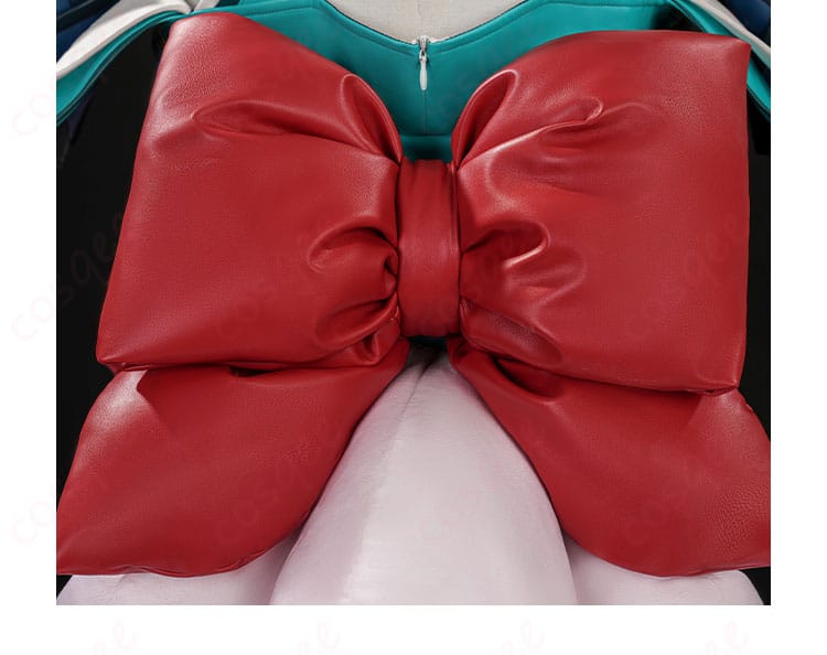 背面の赤いリボン装飾のクローズアップ。ボリュームと固定方法が分かる