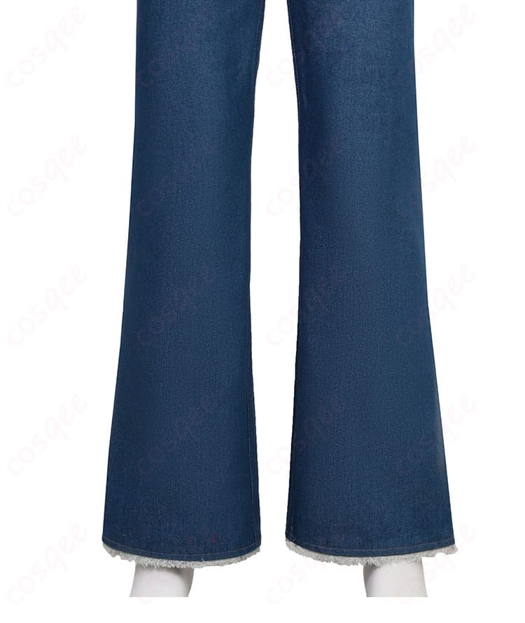 ブルージーンズのディテール。色味、ステッチ、ベルトループとポケット縁の仕上げを拡大表示。