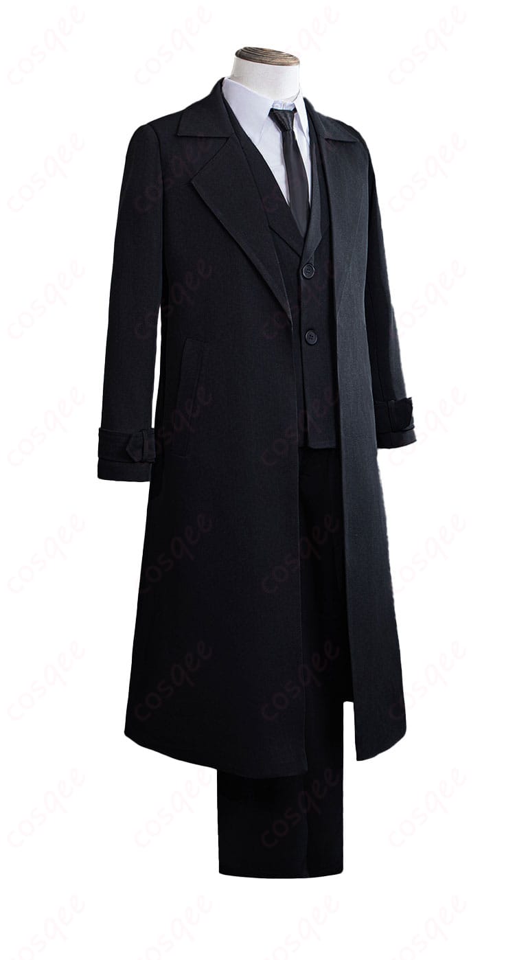 太宰治 黒の時代 コスプレ衣装の側面。トレンチの落ち感と袖口のラインを確認できるカット