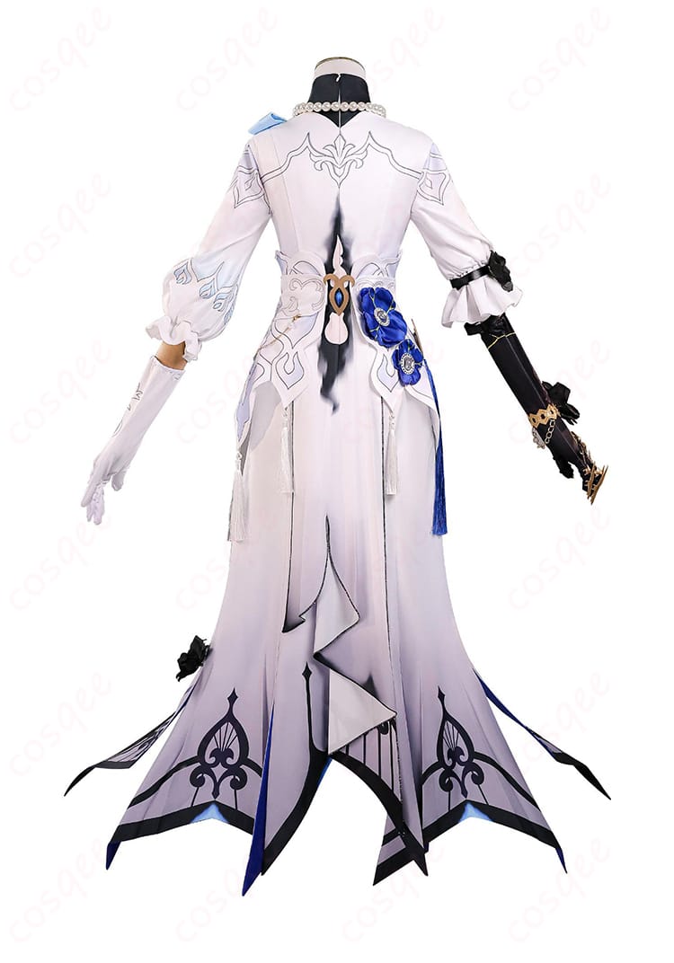 ダリア コスプレ衣装の背面全景。シルエットと背中ディテールを確認できる画像