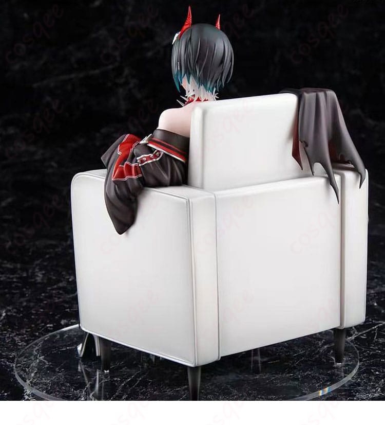 アズールレーン ウルリッヒ・フォン・フッテン 通常衣装の背面デザイン。ロングコートの裁ち位置と世界観を忠実に表現。