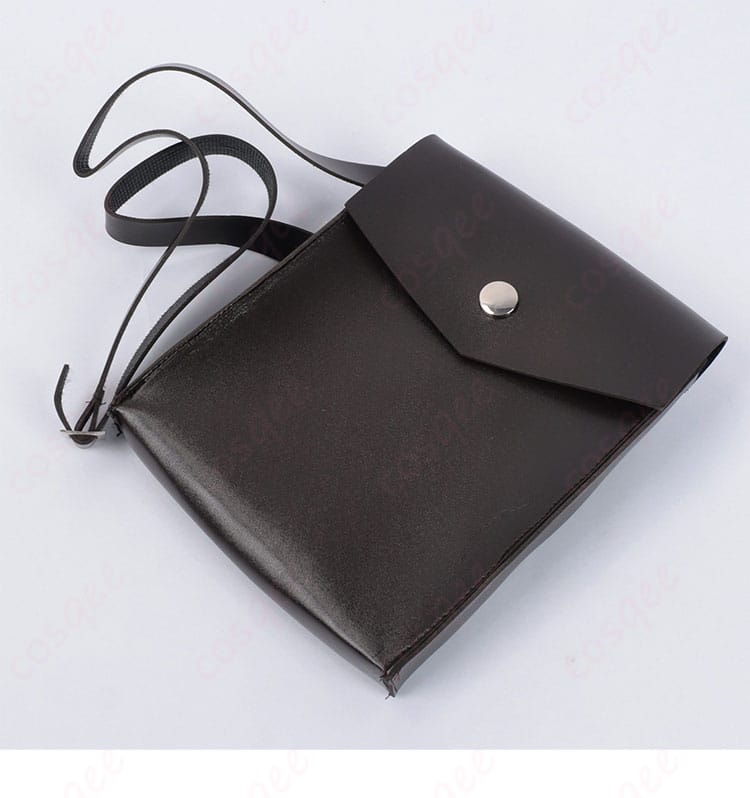 腰飾りのクローズアップ。落ち着いた色味で作品イメージを忠実に反映。