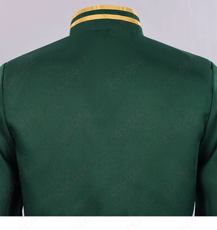 背面肩周りの装飾アップ。後ろ姿の情報量を高める意匠。