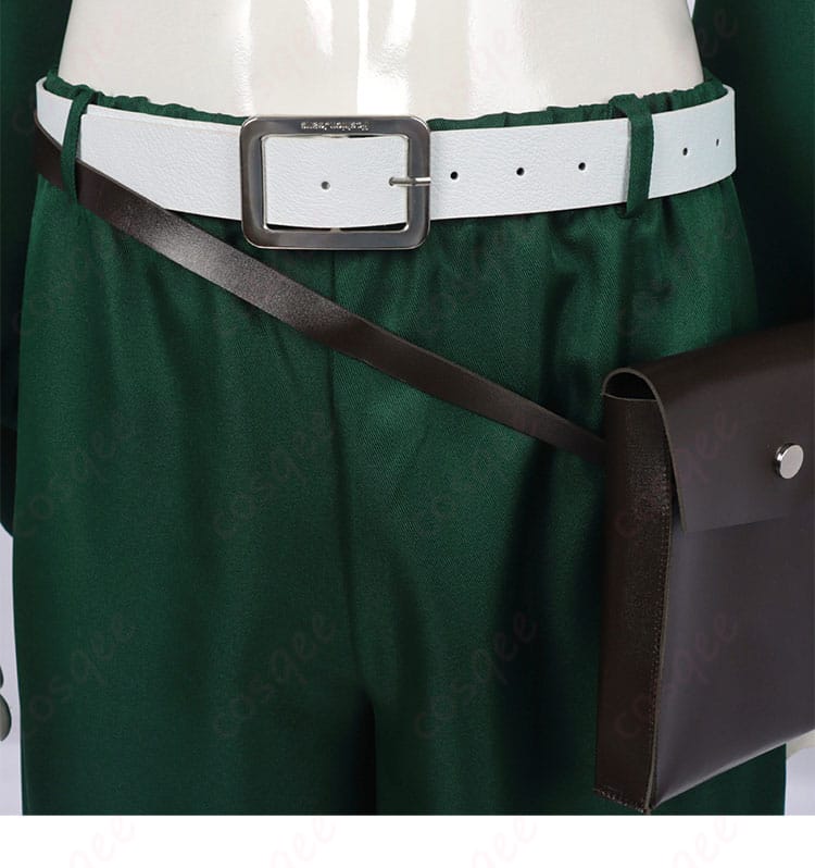 腰回りの装飾デザイン。ベルト位置と飾りがキャラクター性を強調。