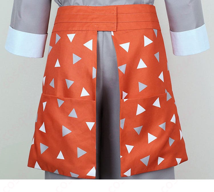 グリ コスプレ衣装のエプロン背面装飾アップ。後ろ姿まで丁寧に整えたステッチと結び目。