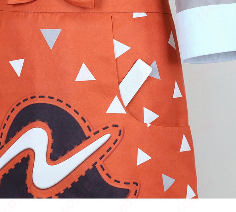 グリ コスプレ衣装のポケット装飾ディテール。小物収納を想定した実用的デザイン。