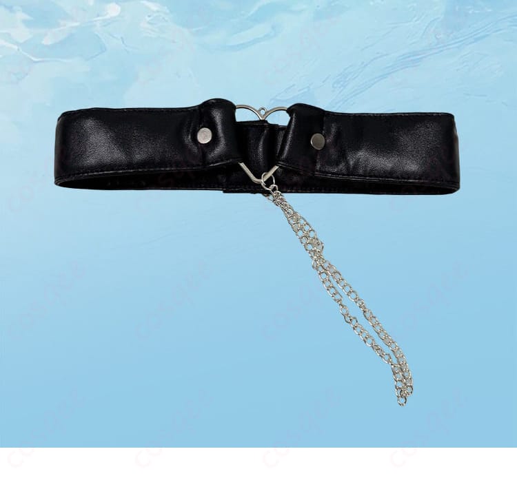 ホロライブ 水宮枢 Tシャツ私服コスプレ 小物ディテール。シンプルで使いやすいカジュアル要素の近接写真