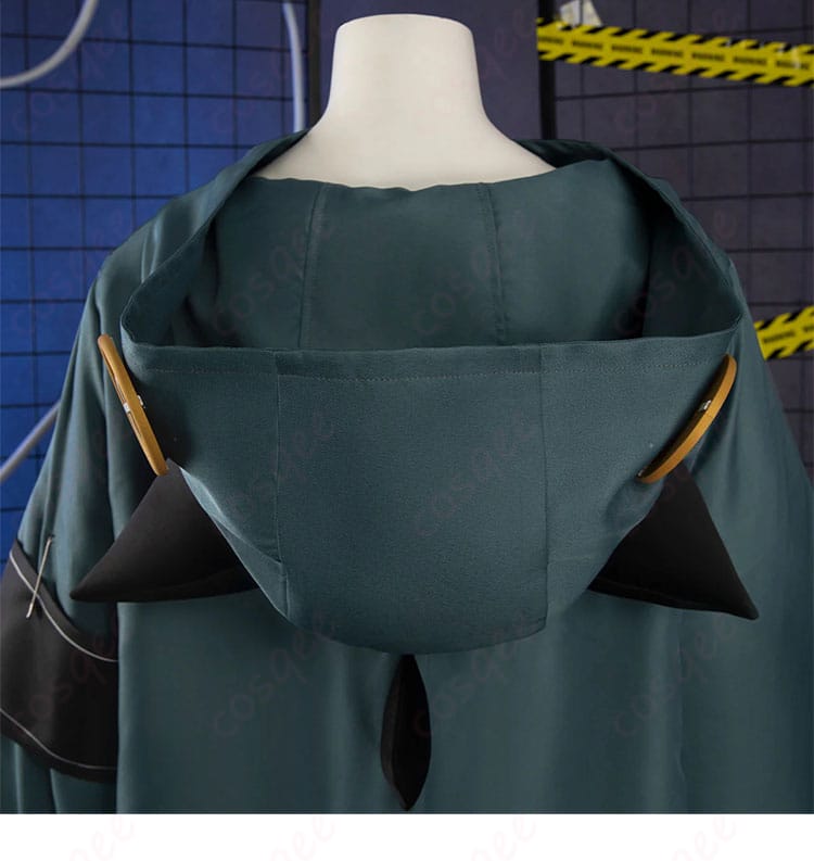 フードデザインの全体像。威圧感のあるシルエットとボリューム感を伝えるカット。