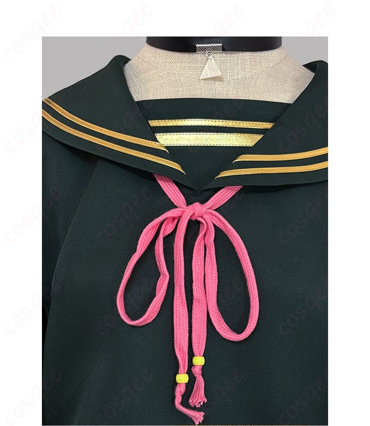 デッドアカウント 漆栖川希詠 コスプレ衣装の領口装飾アップ。撮影時に映える立体感と質感をクローズアップ。