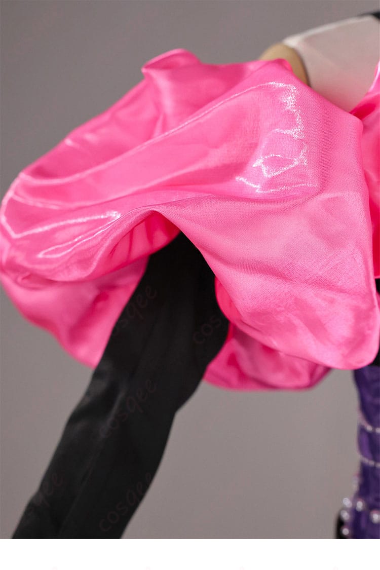 ホロライブ 綺々羅々ヴィヴィ ステージ衣装2025 肩まわり装飾。パフ感とエッジの効いたディテールで華やかさを演出。