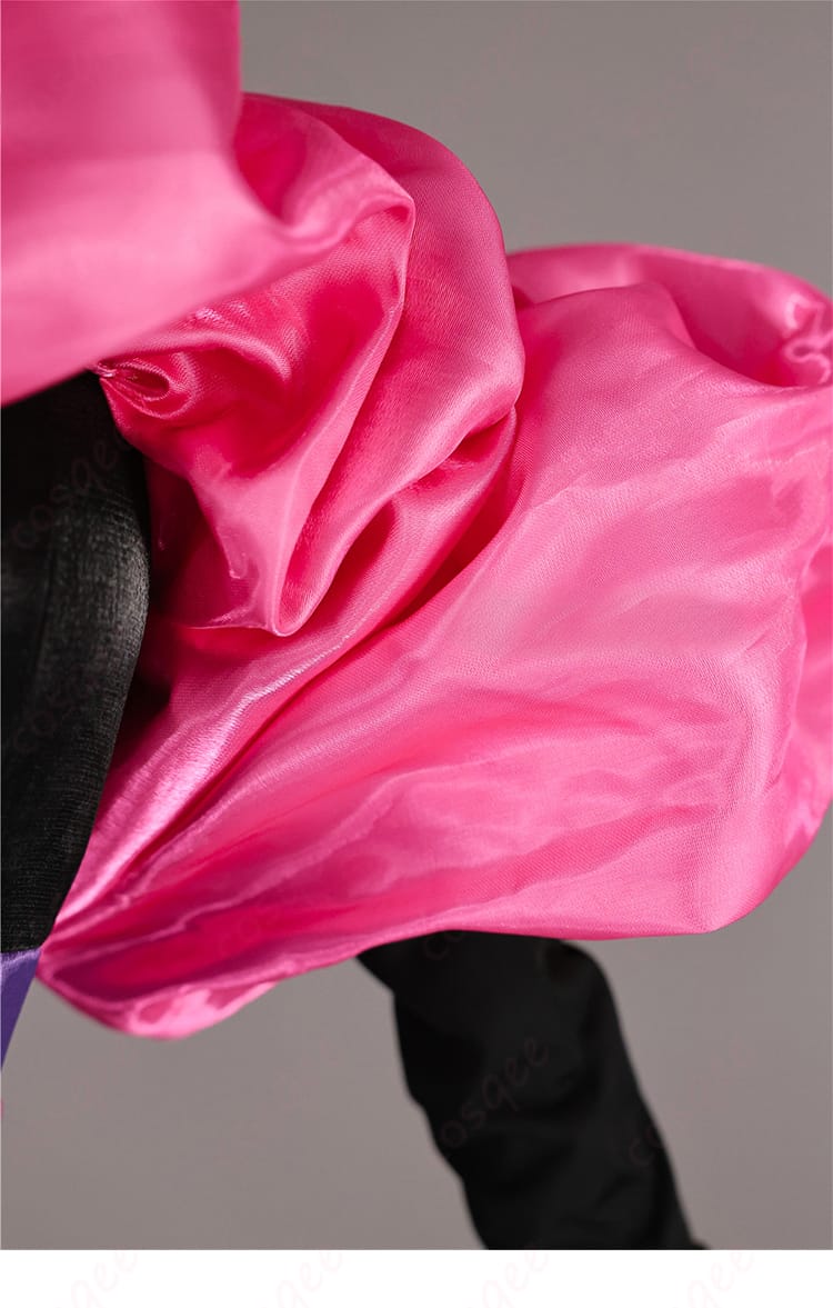 ホロライブ 綺々羅々ヴィヴィ ステージ衣装2025 袖デザイン。動きやすさとボリューム感を両立した設計。