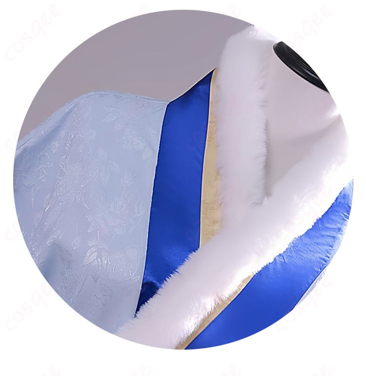 猫猫 冬服コスプレの襟元ディテール。上品な襟周りの縫製と配色、質感の近接写真。