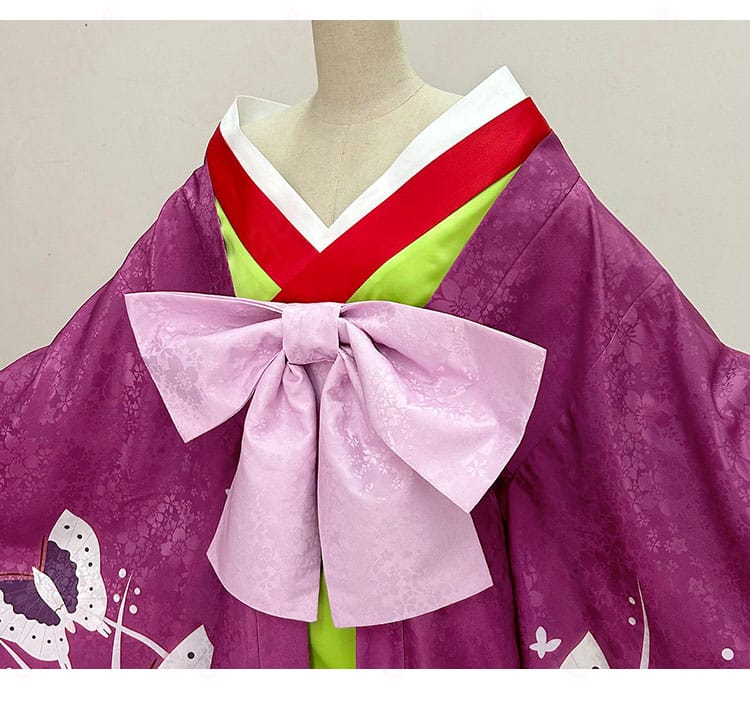 黒執事 藍猫 花魁風コスプレ衣装の領口装飾ディテール。繊細な縁取りと重ね衿の意匠。