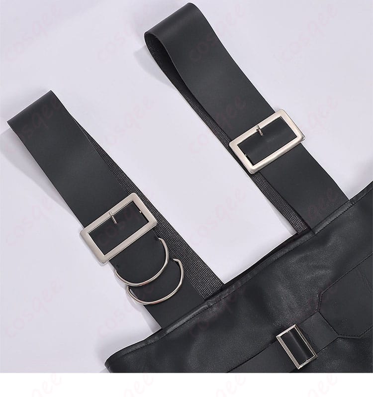 上衣の装飾ディテール。胸元のデザインや縫製ライン、プリントの発色を確認できるアップ。