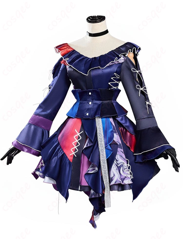 暁山瑞希 knitting colors コスプレ衣装の側面画像。ハリ感のあるスカートラインと手袋の見え方を紹介。