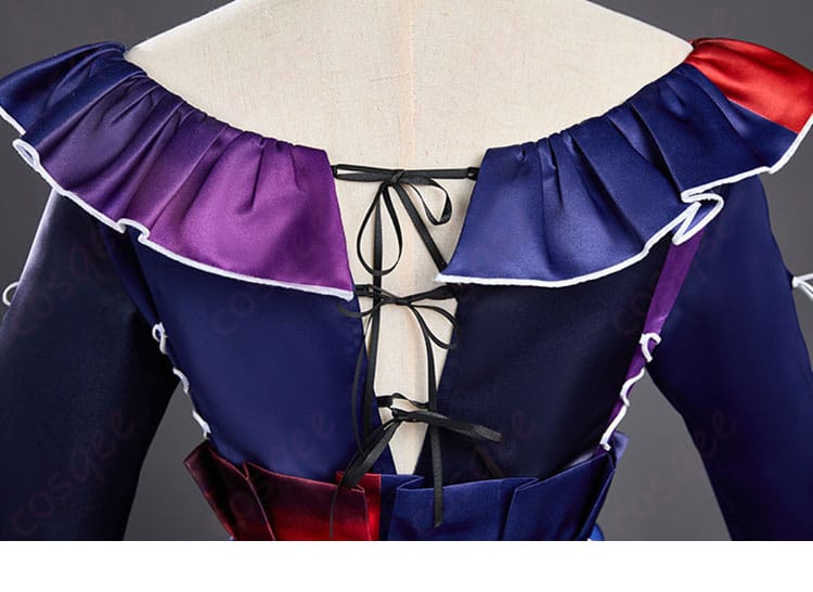 暁山瑞希 knitting colors コスプレ衣装の背面装飾ディテール。ウエスト周りとリボンの見え方をクローズアップ。