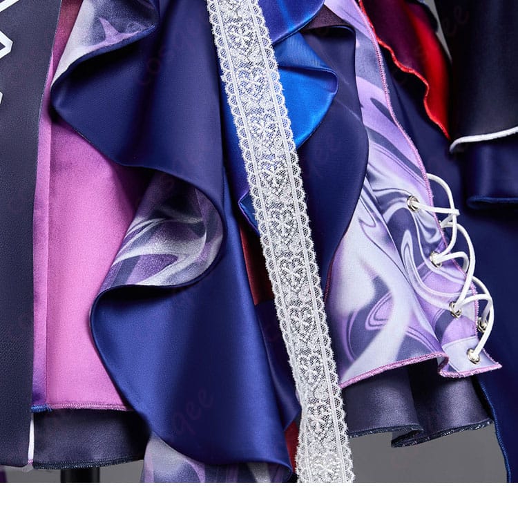 暁山瑞希 knitting colors コスプレ衣装のスカート裾装飾ディテール。フレアの落ち感とトリムの仕上げ。