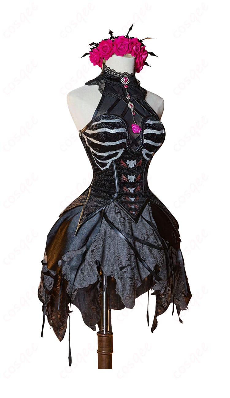 ベリィ（鹿野苺）怪盗衣装の側面全体。ハリのあるスカートとウエストの立体感を示すシルエット。