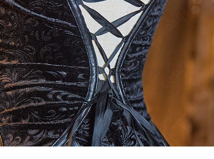 背面の可動ゴム（アジャスト）部の拡大。体型に合わせてフィットを調整できる仕様。