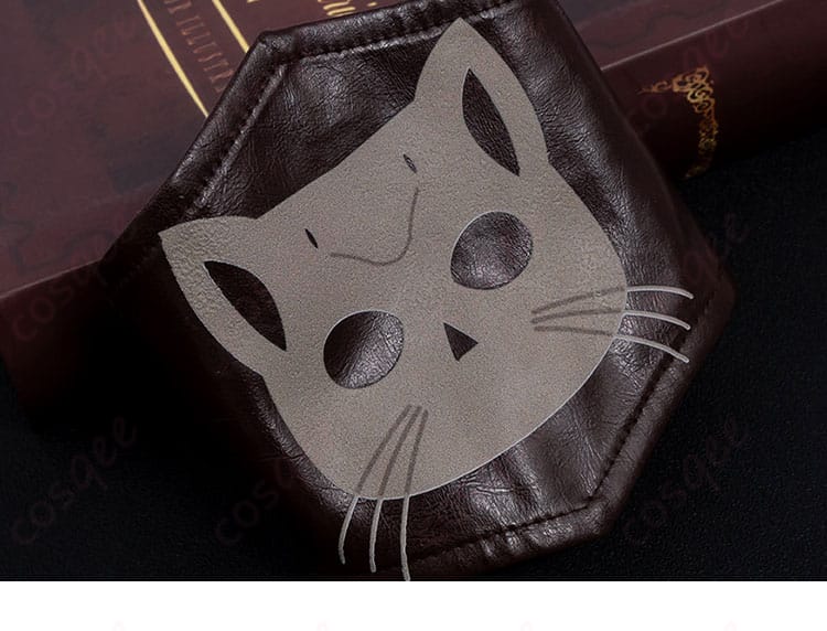 袖・腕章のディテール。アーム周りの装飾が存在感を強調し、近接撮影で映える仕様。