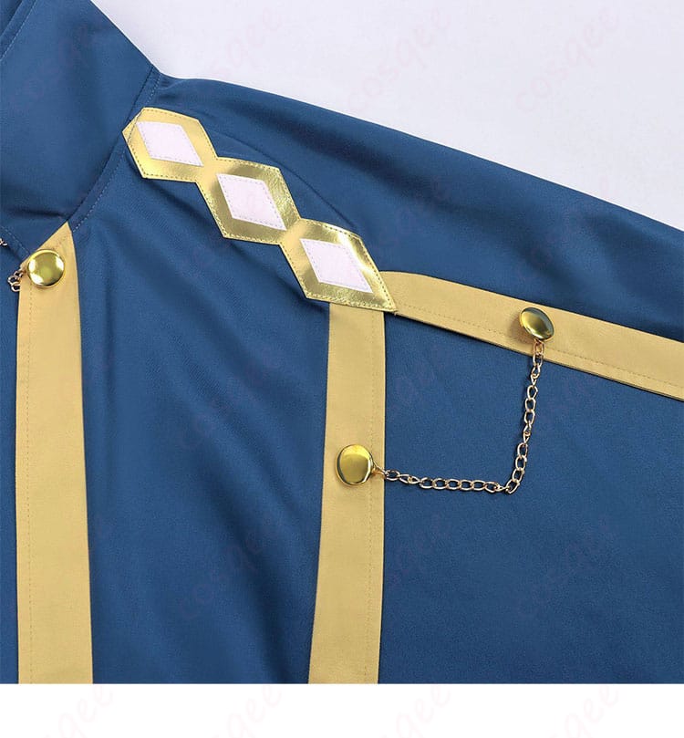 マント肩部のディテール。肩線の収まりと生地のハリ感でシルエットをキープ。