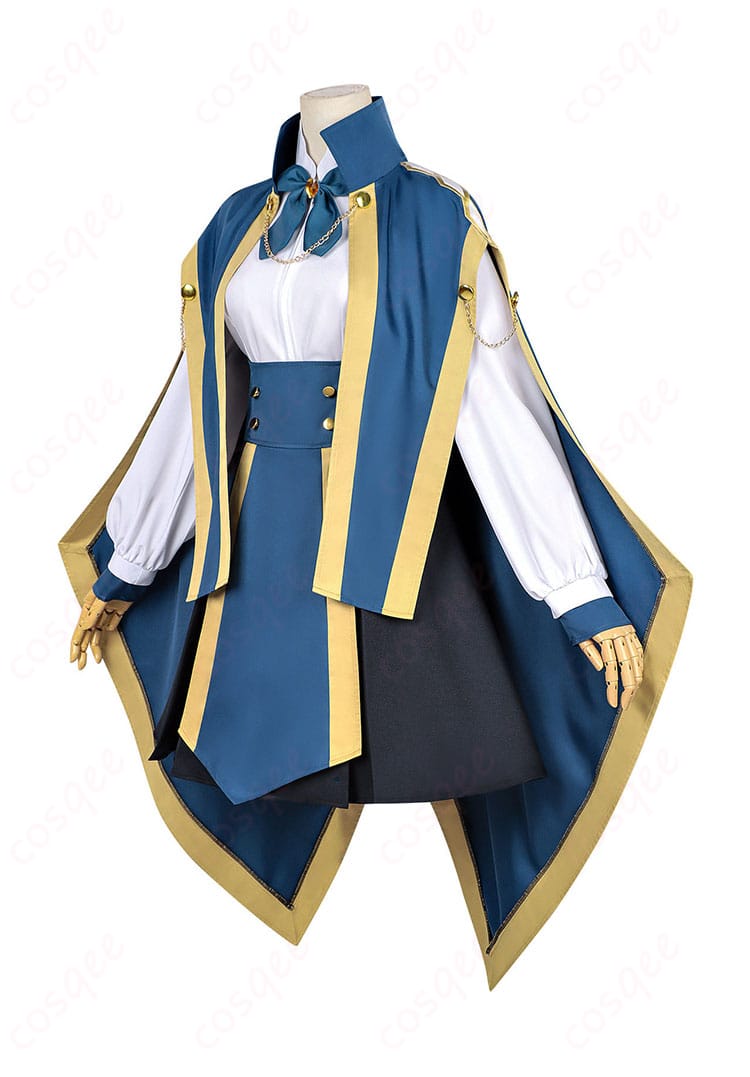 ジェニエ・コース衣装の側面全体。マントの落ち感とスカートのAラインがわかる角度のシルエット。