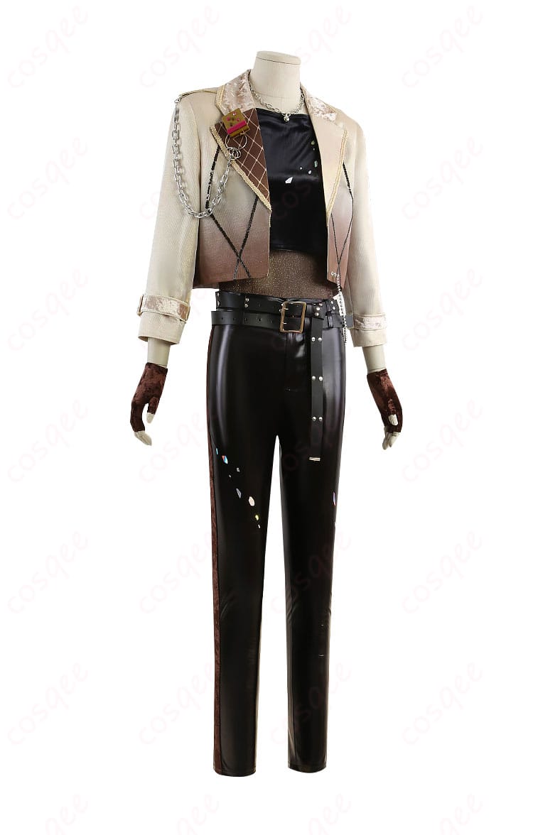 『あんさんぶるスターズ！！』コスプレ衣装の側面。シルエットのハリ感とチェーンの位置関係が分かる画像