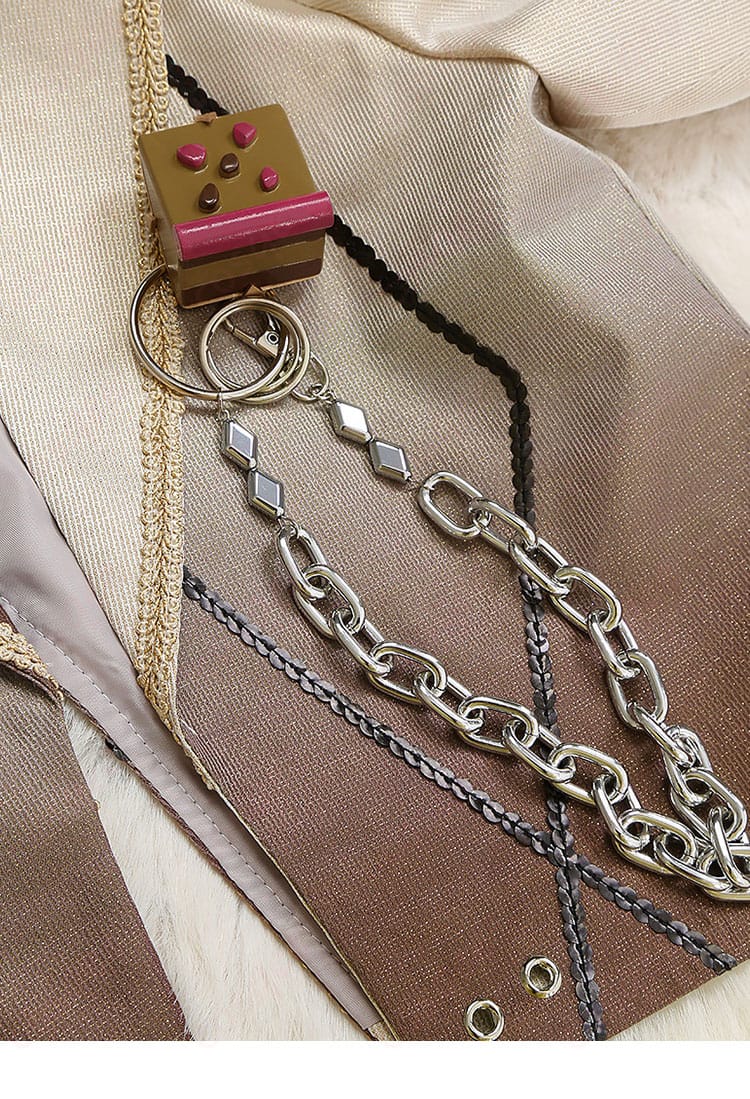 胸飾りディテール。固定仕様で位置が安定する『あんさんぶるスターズ！！』コスプレの胸元装飾アップ