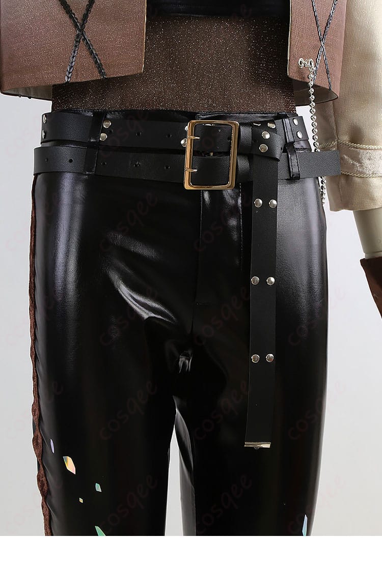 ウエスト周りの装飾ディテール。ベルトと飾りチェーンの配置が分かる『あんさんぶるスターズ！！』衣装拡大