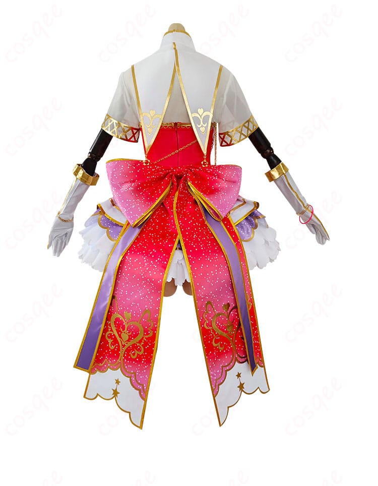 背面から見た西木野真姫 お化粧の魔法編衣装。背部の大きな蝶結びと裾の落ち感、シルエット保持が分かる。